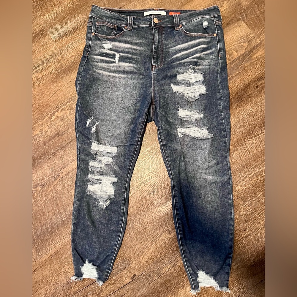 Skinny distressed denim